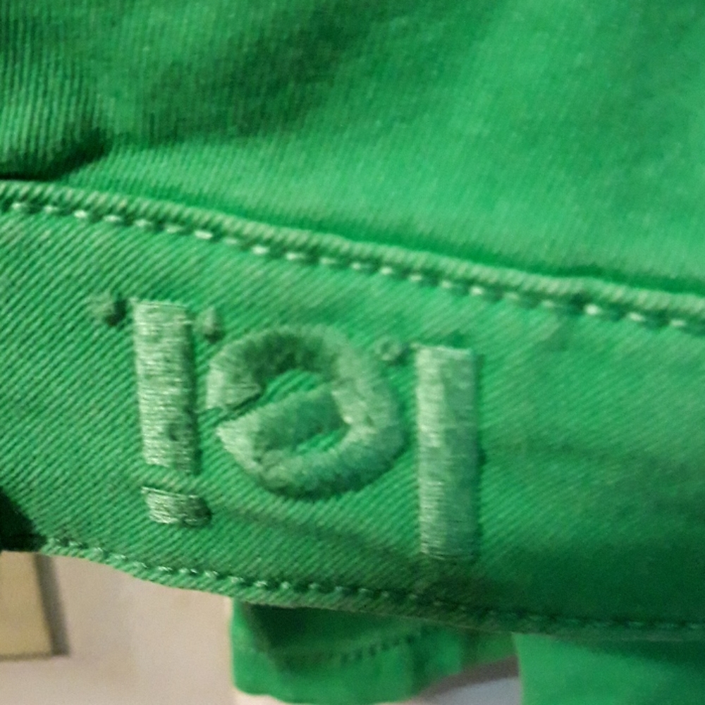 l.e.i. capri pants